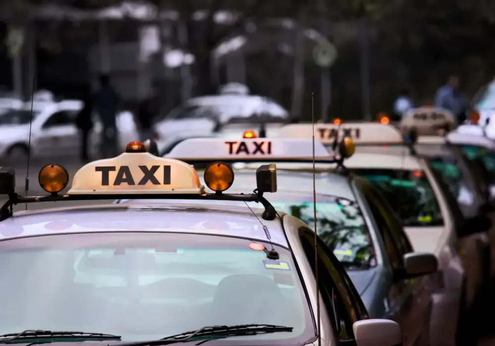 Znak taxi jak obowiazuje - poznaj zasady i uniknij mandatów