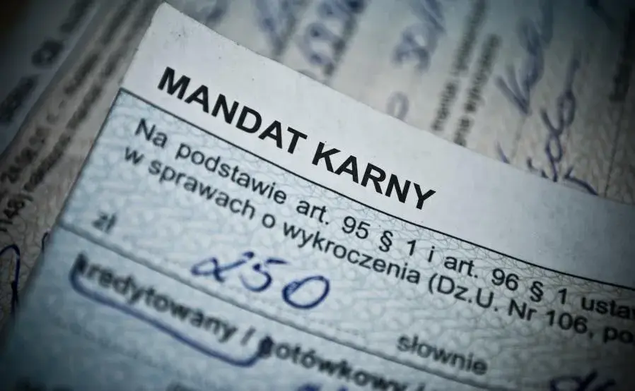 Czy źle wypisany mandat jest ważny? Sprawdź swoje prawa i możliwości