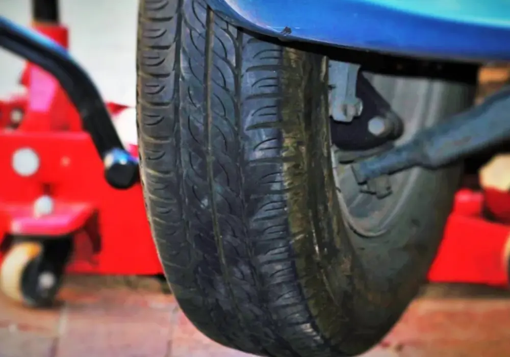 Gdzie podłożyć lewarek w Hyundai Tucson, aby uniknąć problemów?