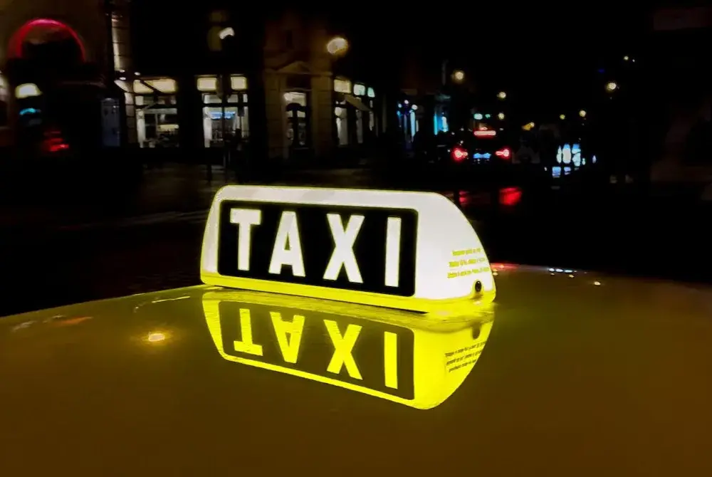 Ile kosztuje taxi z Konina do Lichenia? Sprawdź ukryte opłaty!