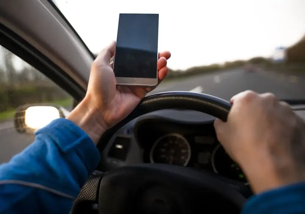 Ile za telefon mandat? Sprawdź kary i jak ich uniknąć