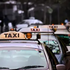 Znak taxi jak obowiazuje - poznaj zasady i uniknij mandatów