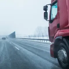 Ile zarabia kierowca tira w Szwecji? Zaskakujące fakty i zarobki