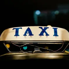 Jak wyrobić licencję taxi i uniknąć kosztownych błędów