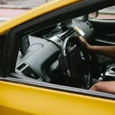 Jak zostać kierowcą taxi - krok po kroku do wymarzonej pracy