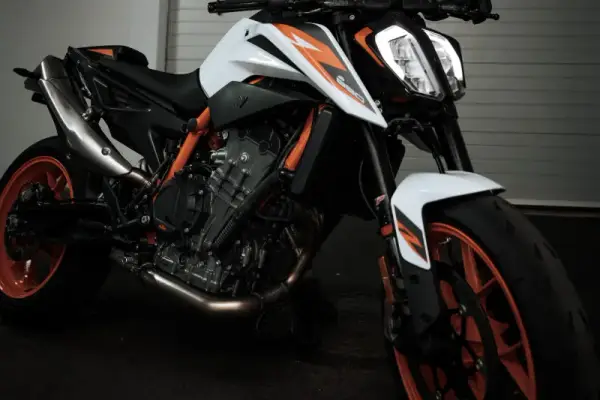 Wymiana oleju w motocyklu co 2 lata: ryzyko i zalecenia producentów